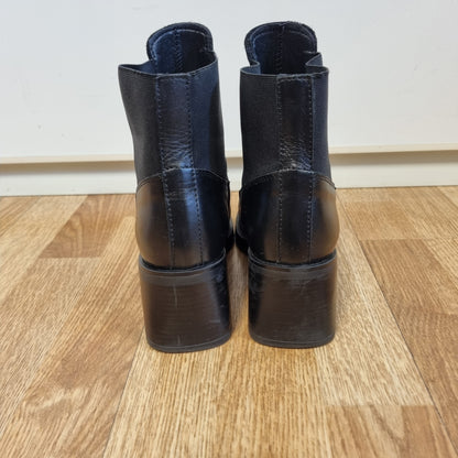 Svarte ankelboots i skinn – 40