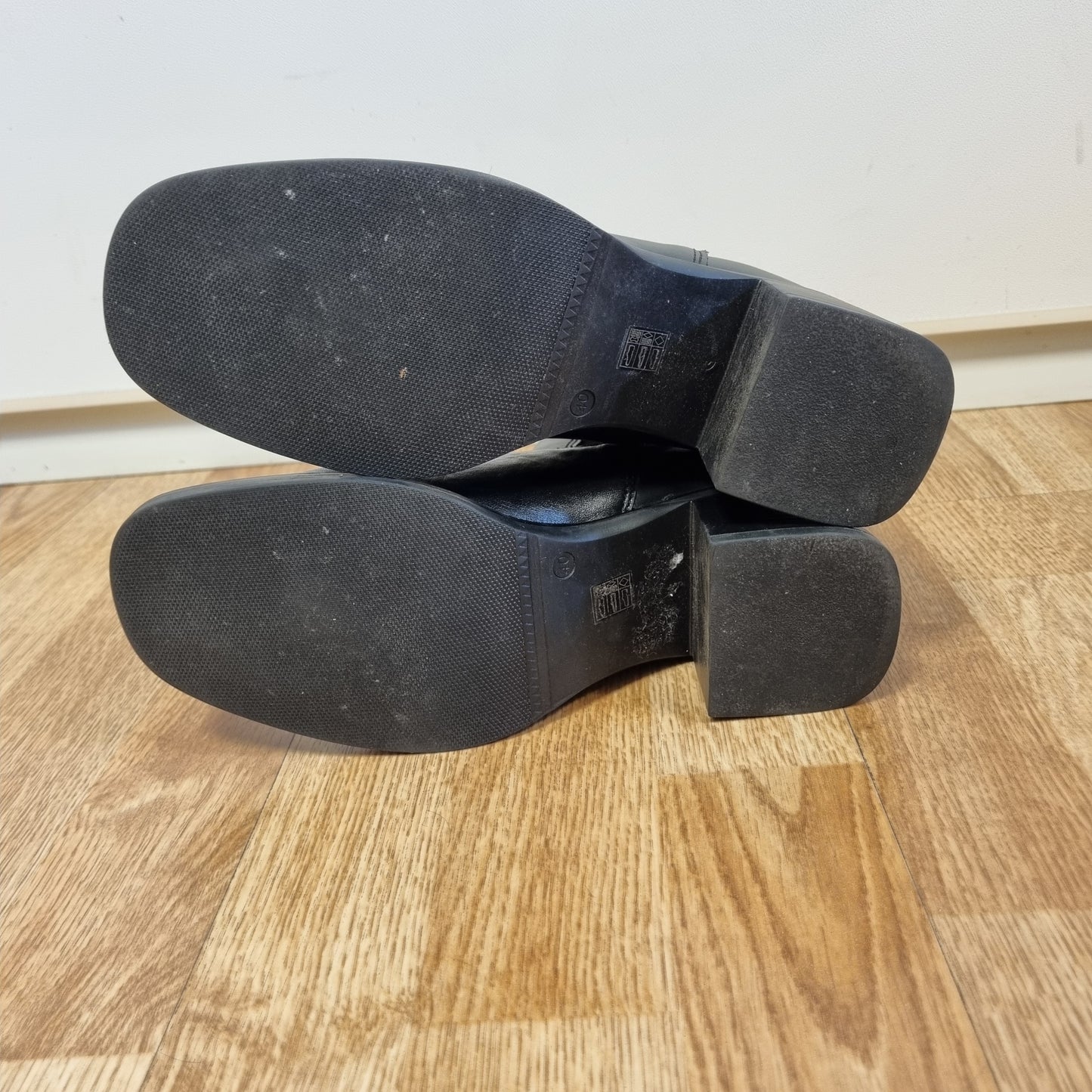Svarte ankelboots i skinn – 40