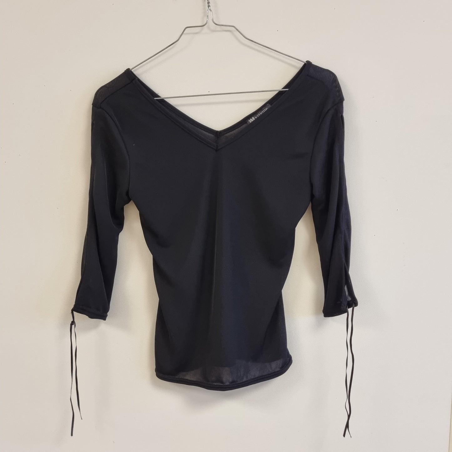 Vintage svart topp med knytedetaljer - M/L