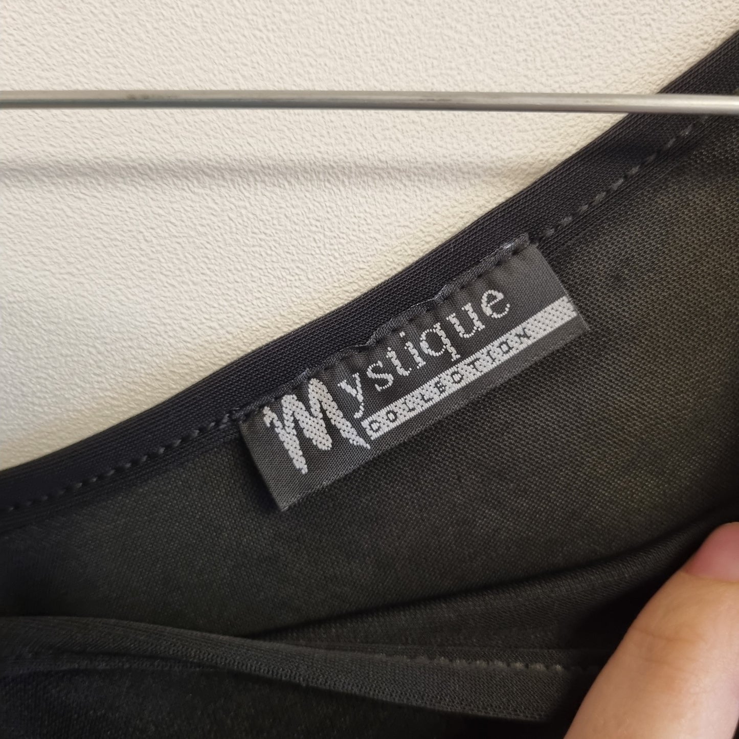 Vintage svart topp med knytedetaljer - M/L