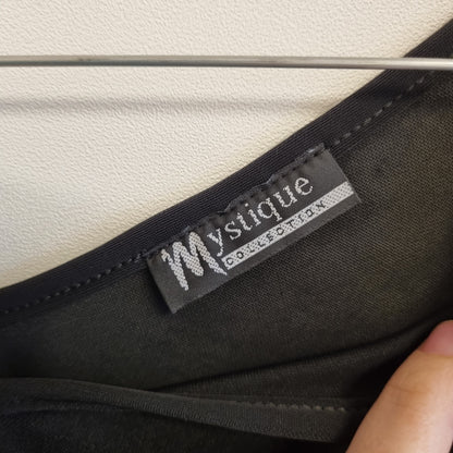 Vintage svart topp med knytedetaljer - M/L