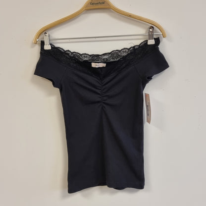 NY! Off shoulder-topp med blonder - S