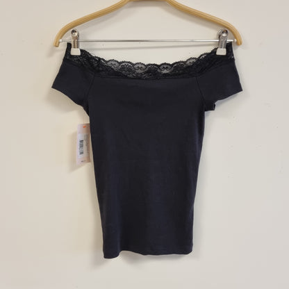 NY! Off shoulder-topp med blonder - S
