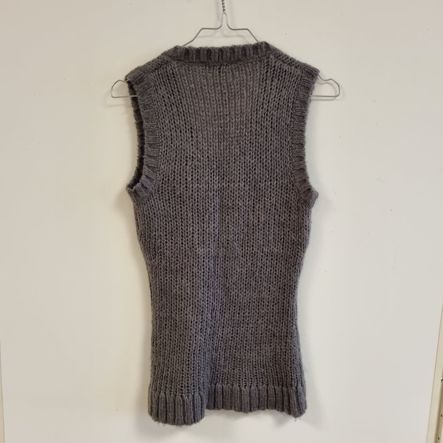 Grå strikket vest - M