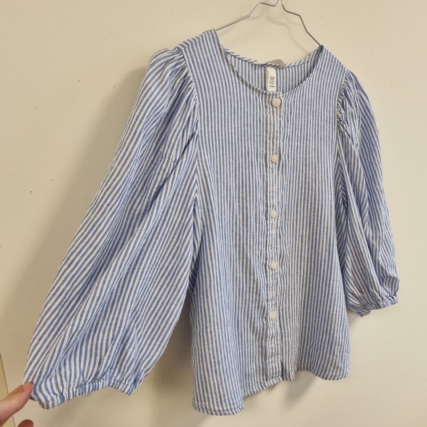 Blåstripet bluse i linblanding - XS