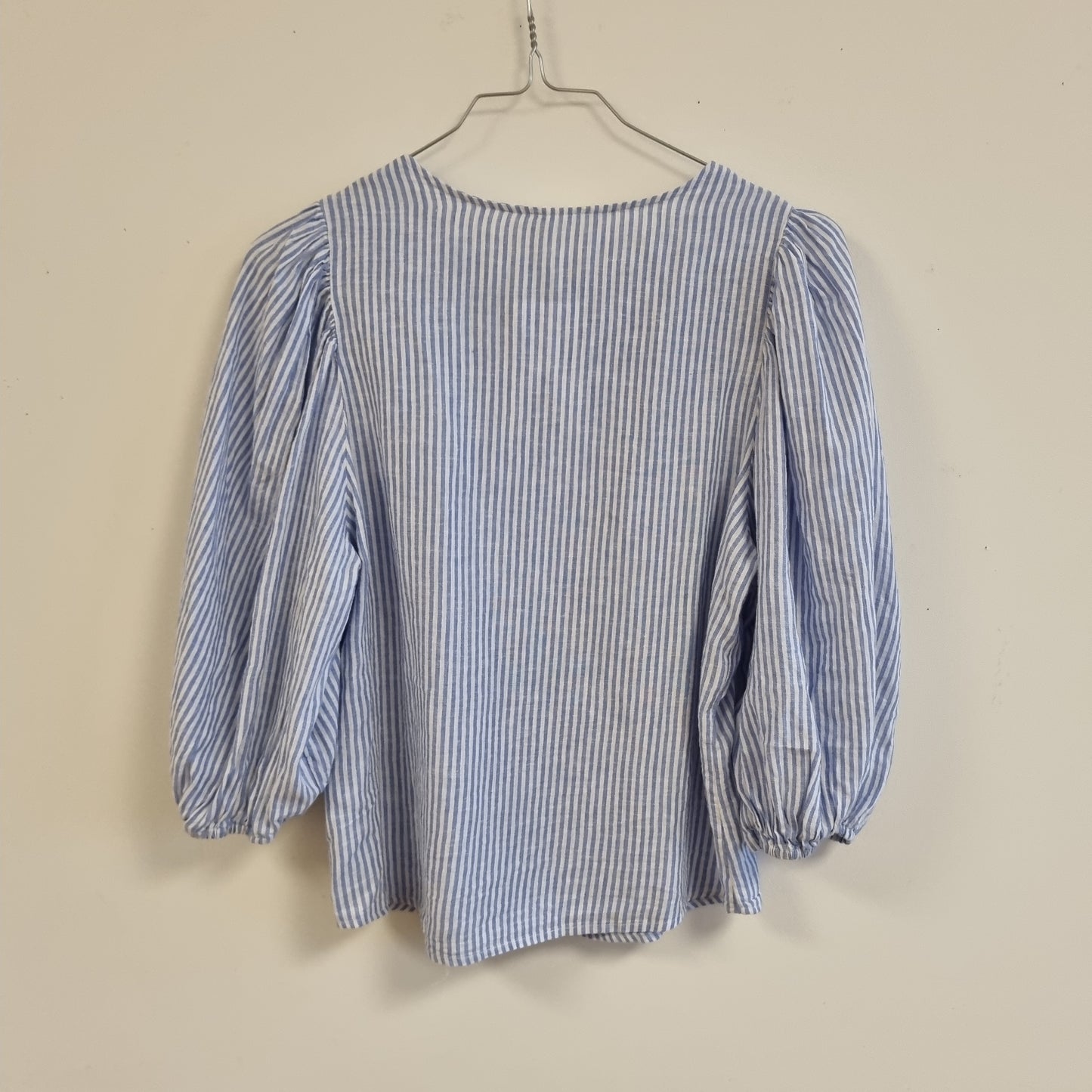 Blåstripet bluse i linblanding - XS