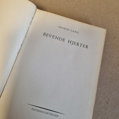 Bevende hjerter – Ingrid Lang