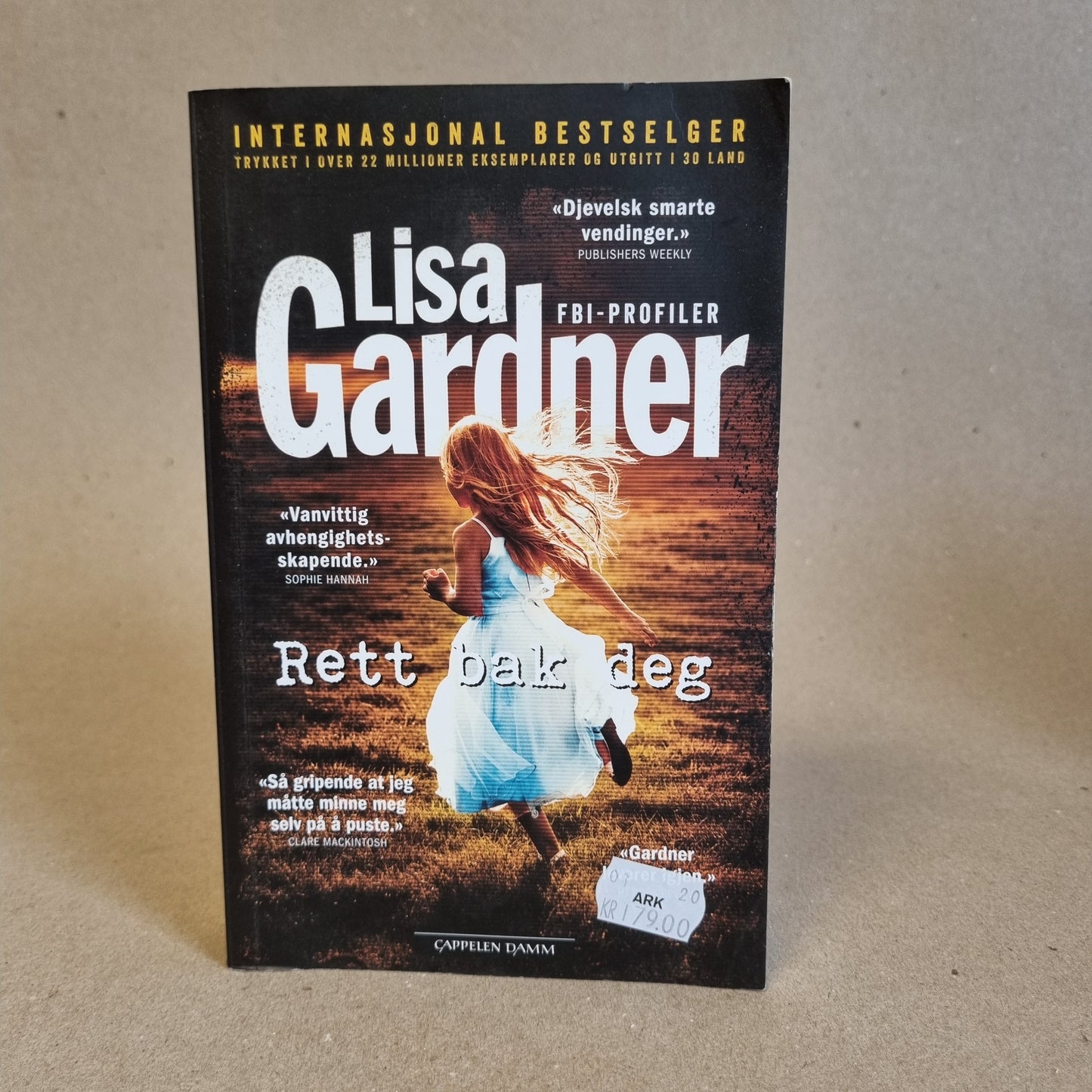 Rett bak deg – Lisa Gardner