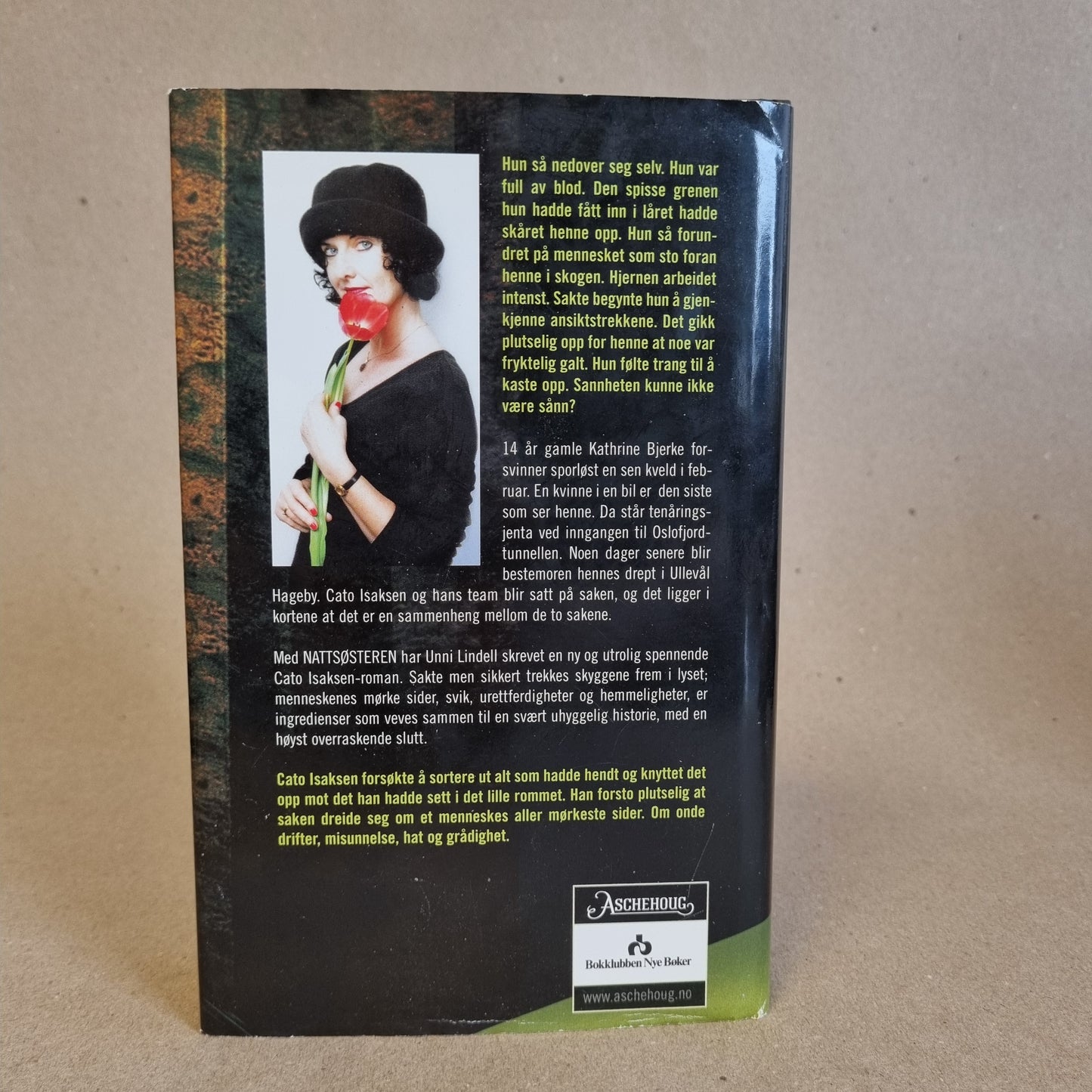 Nattsøsteren – Unni Lindell