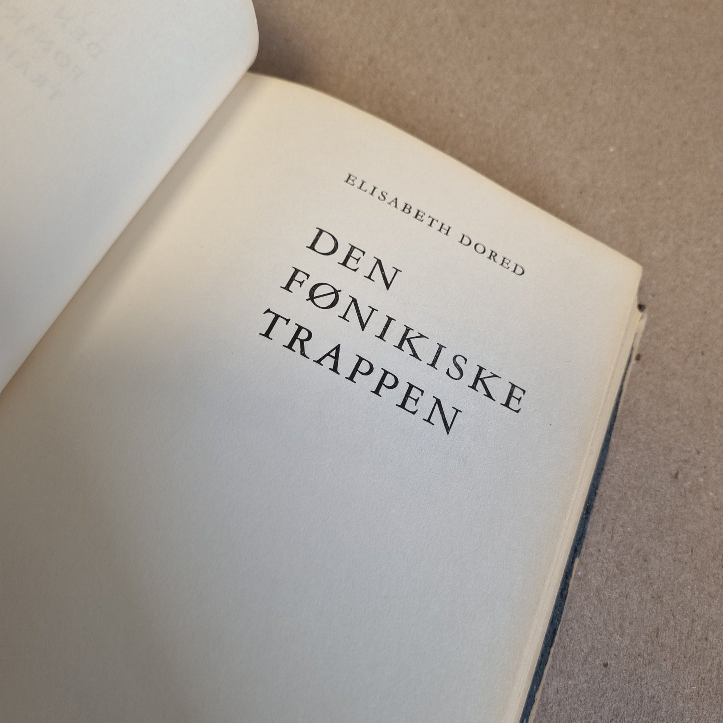 Den fønikiske trappen – Elisabeth Dored