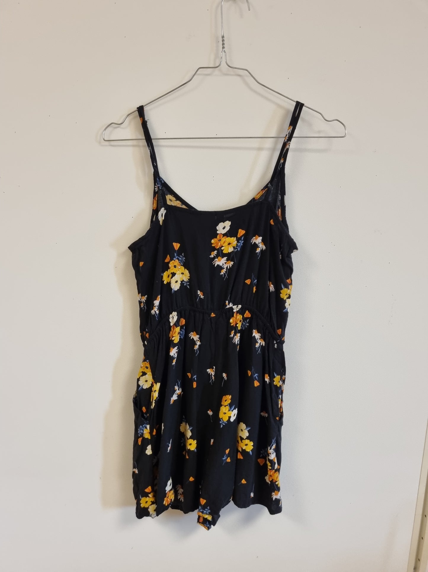 Svart blomstrete romper – 34