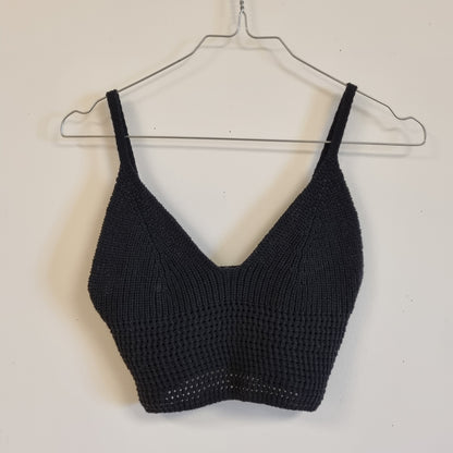 Svart heklet crop top - S/M