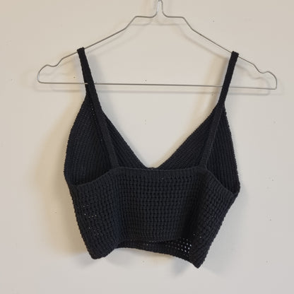 Svart heklet crop top - S/M