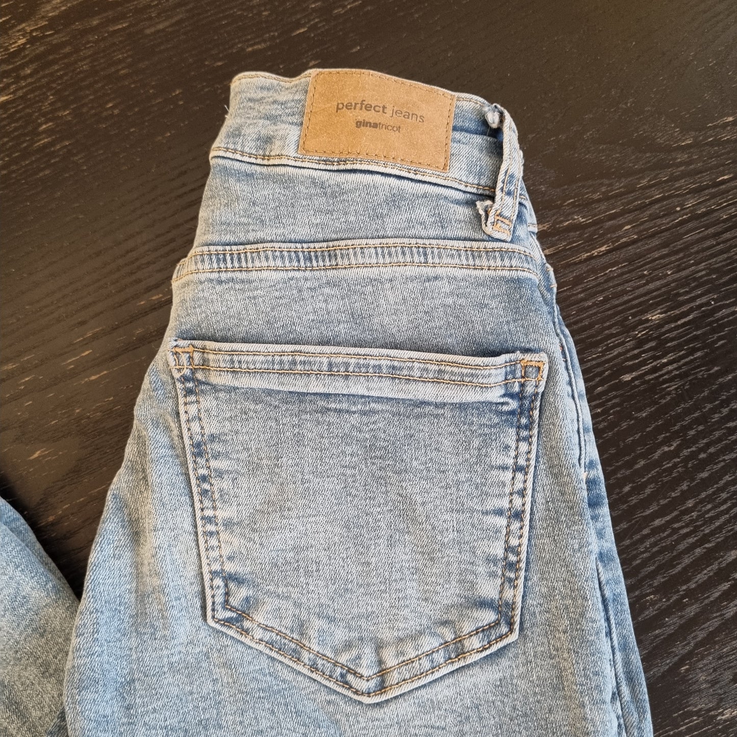 Lyse jeans med rette ben – 32