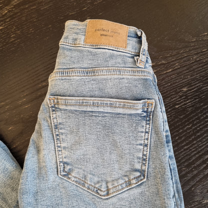 Lyse jeans med rette ben – 32