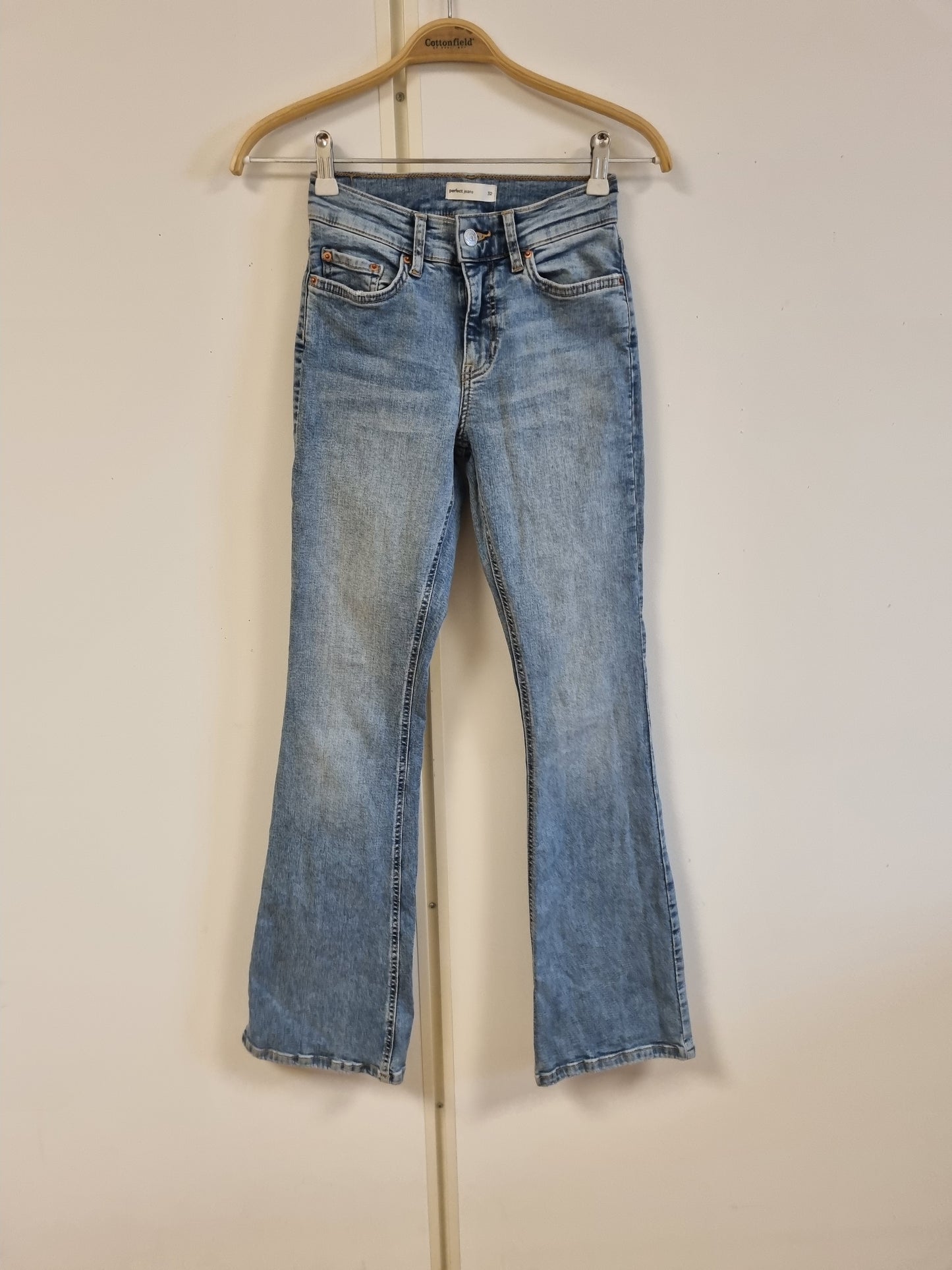 Lyse jeans med rette ben – 32