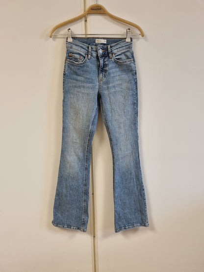 Lyse jeans med rette ben – 32