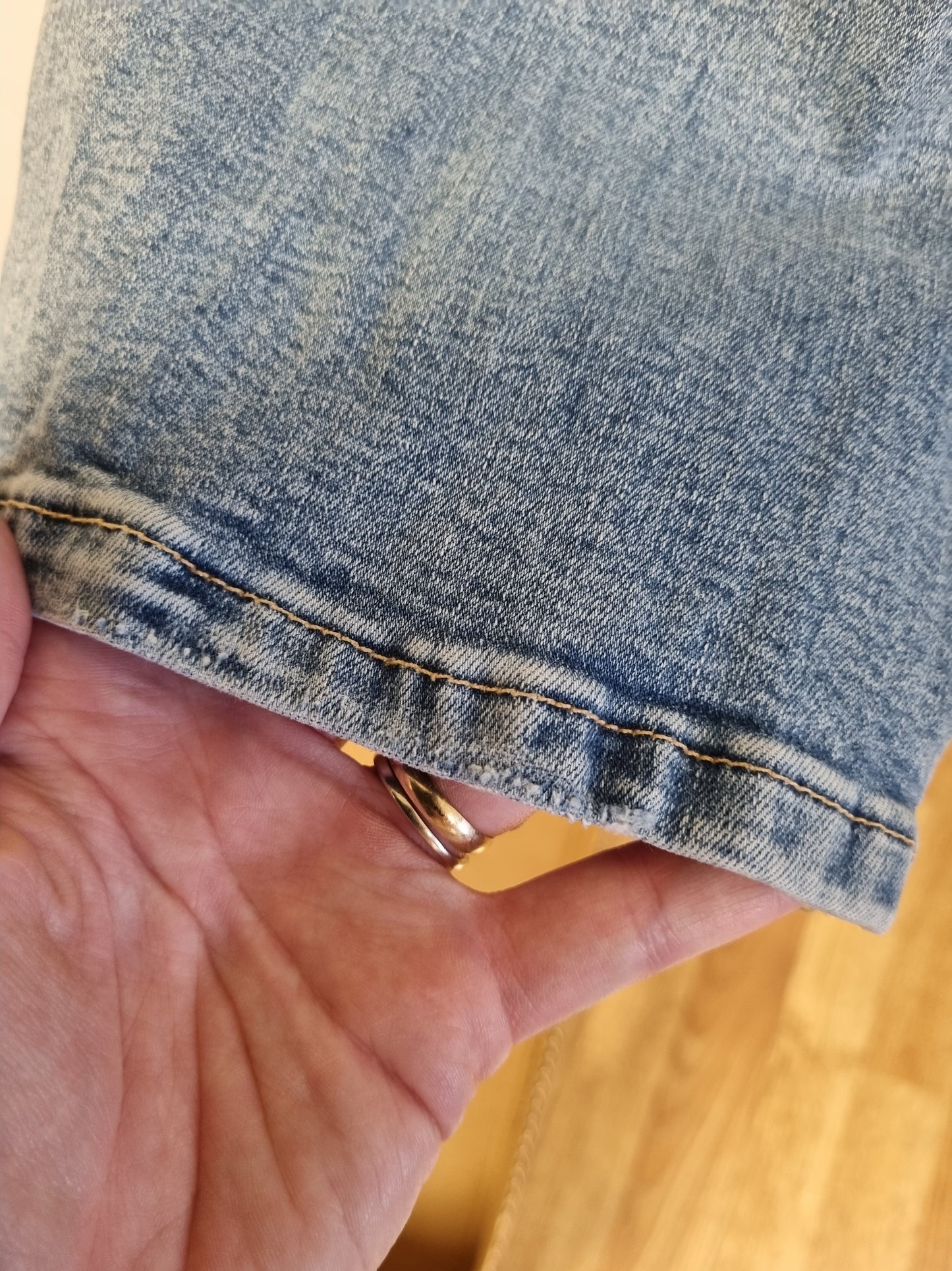 Lyse jeans med rette ben – 32
