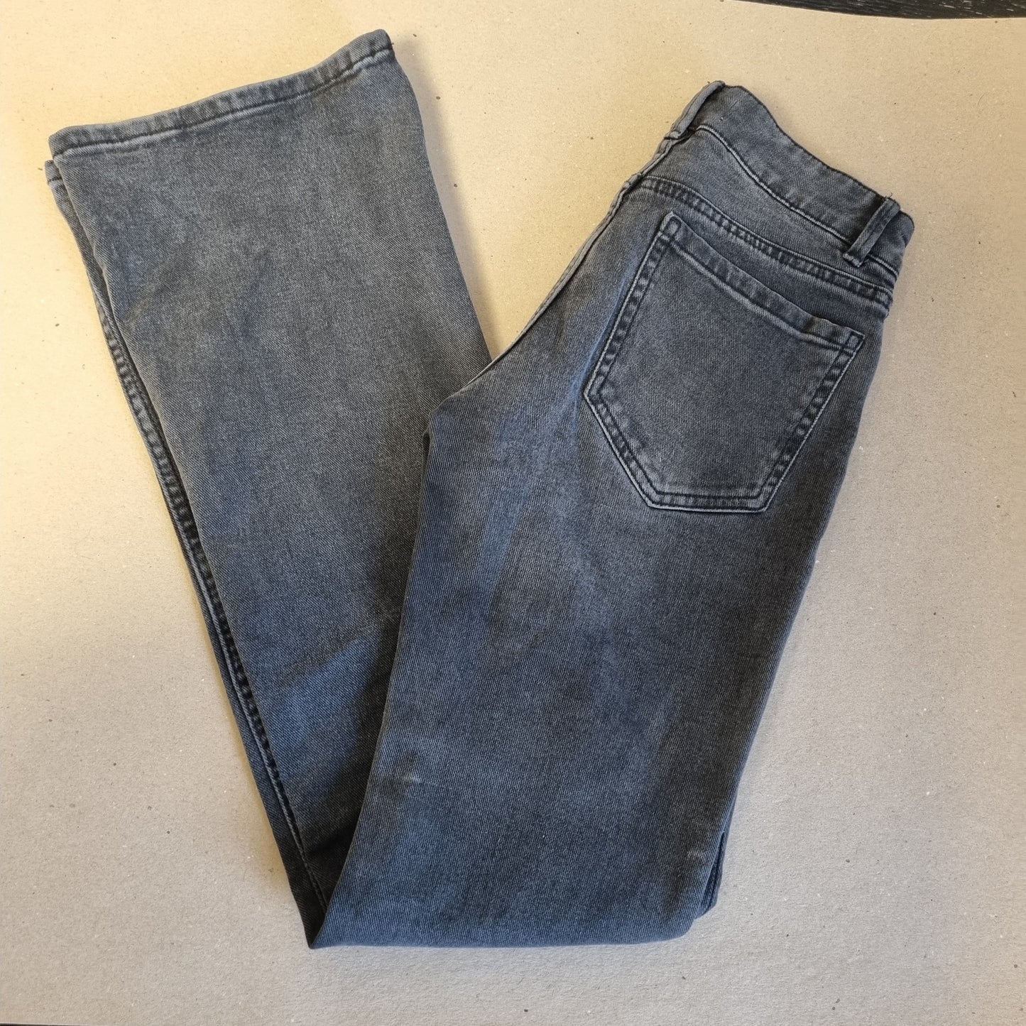 Mørkegrå Fay-jeans med rette ben – 34