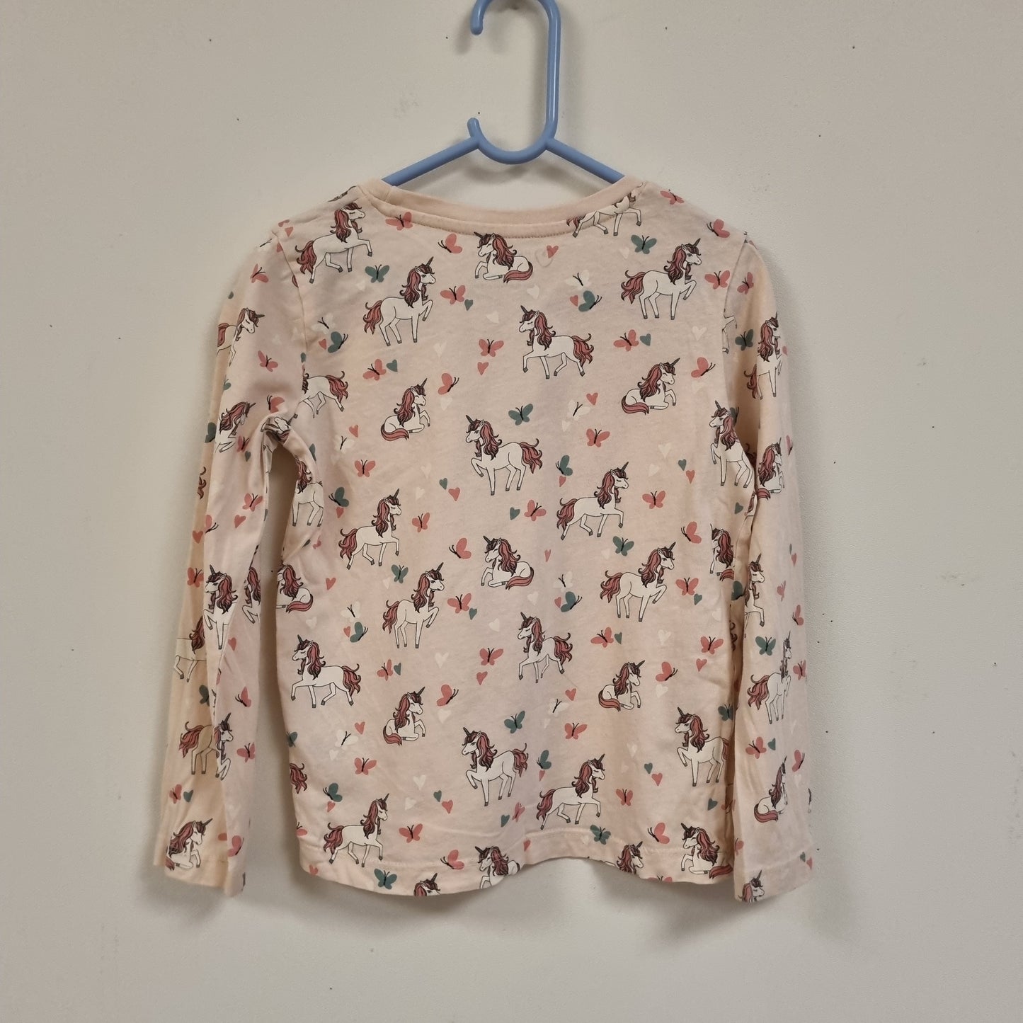 Lys beige trøye med enhjørninger – 116