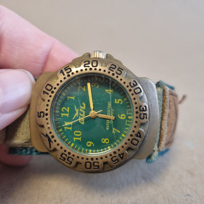 Vintage GUL barneklokke med original reim