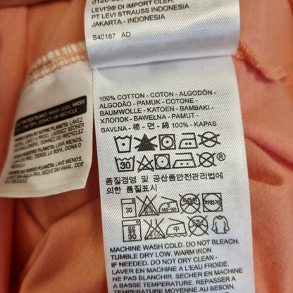 Levi’s T-skjorte med V-splitt / 100% bomull – S