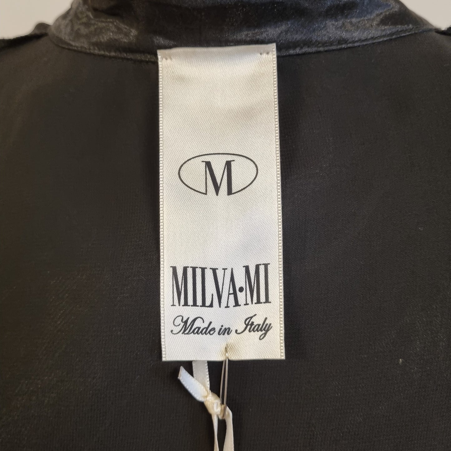 NY! Milva-Mi goth-bluse med stor kappekrage – S