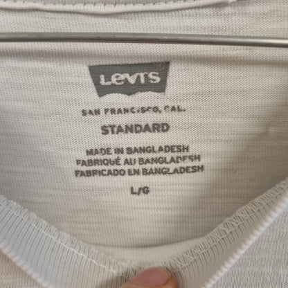 Levi’s offwhite T-skjorte / 100% bomull – L