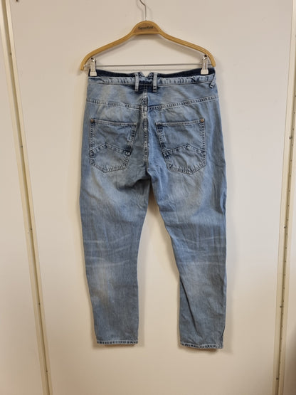 Lyseblå jeans / Relaxed fit - 38