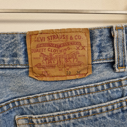 Vintage Levi's 701 Student-shorts / Made in USA 1992 - W30