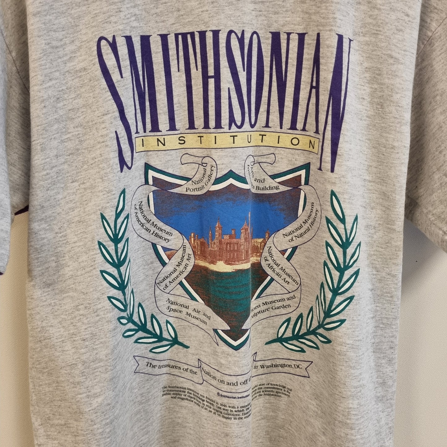 Vintage 90-talls Smithsonian T-skjorte / 100 % bomull – L