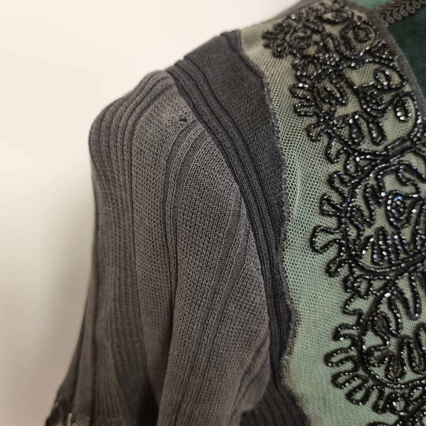 Vintage Blumarine topp med perlebroderi / 100 % bomull – S/M