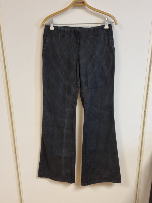 NY! Y2K Onyx pinstripebukse med sleng – 40