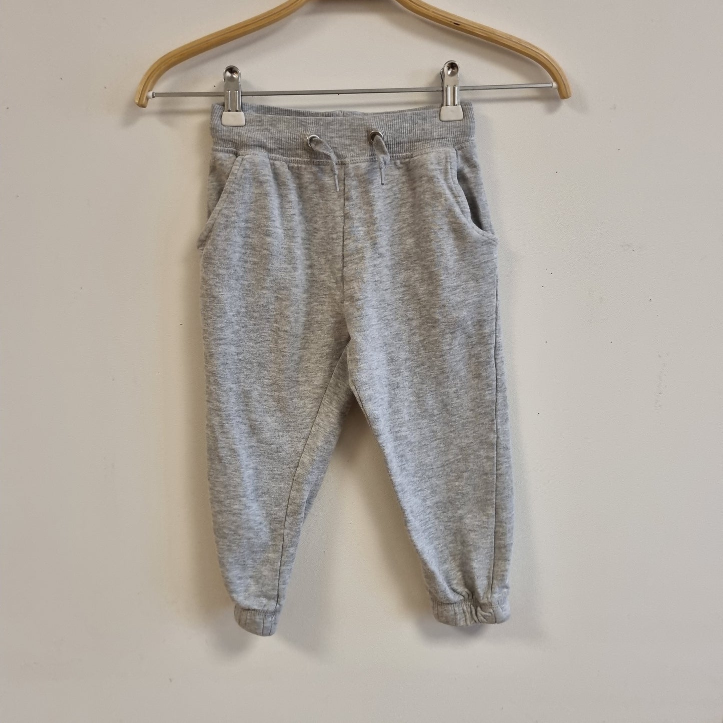 Lager 157 grå joggebukse – 110