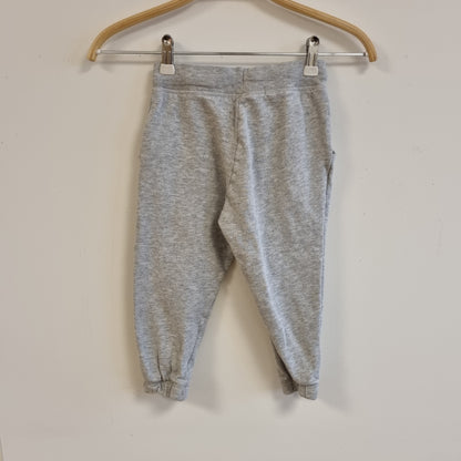 Lager 157 grå joggebukse – 110