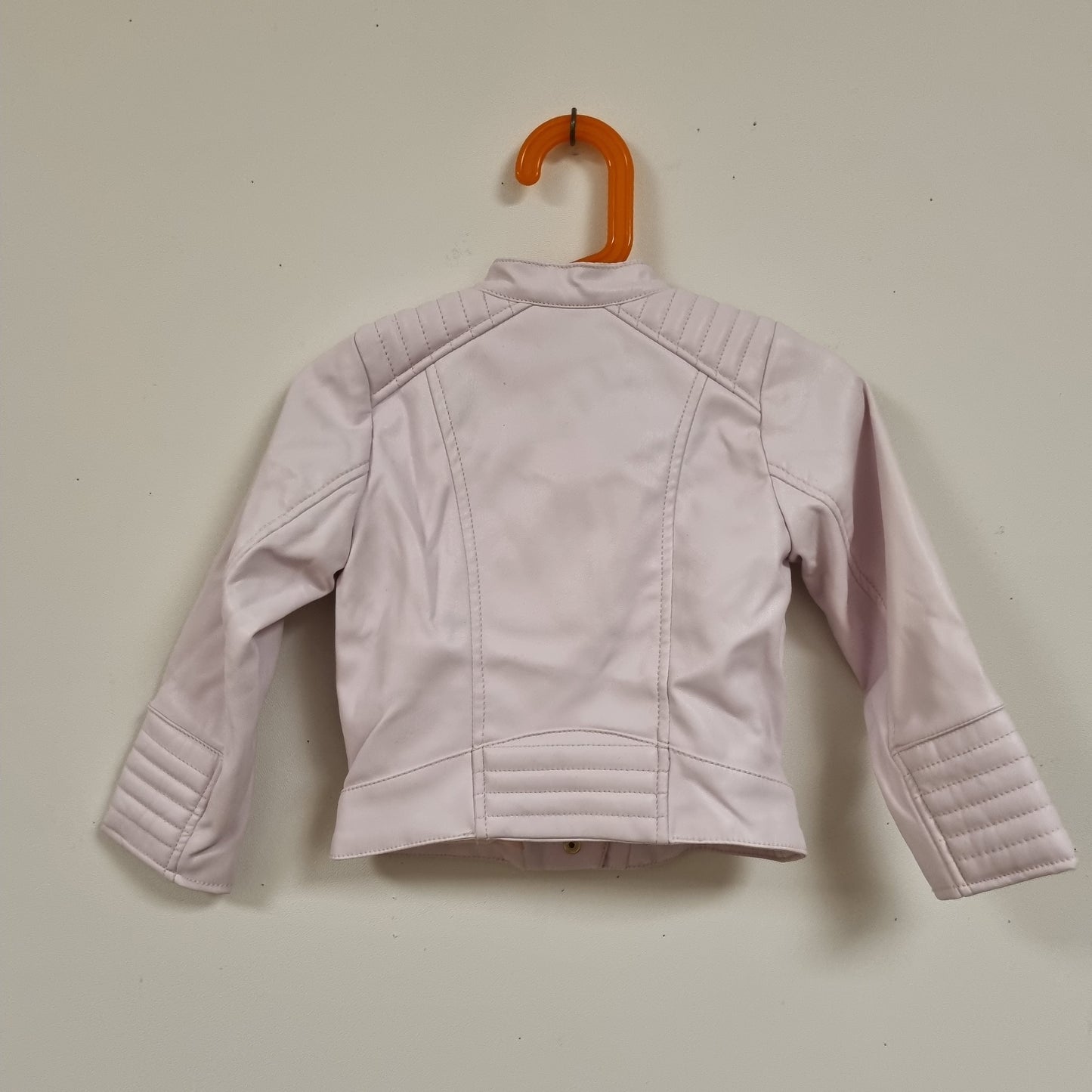 Lys rosa bikerjakke – 92