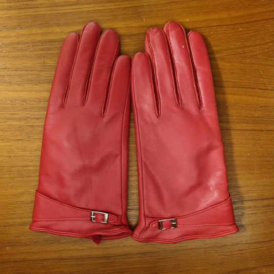 Røde skinnhansker / Handskmakar’n – 8